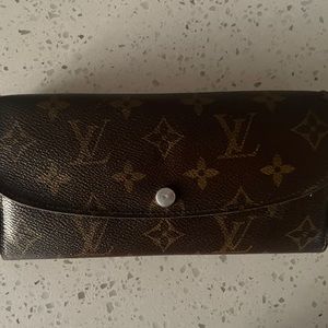 Luis Vuitton Checkbook Wallet
